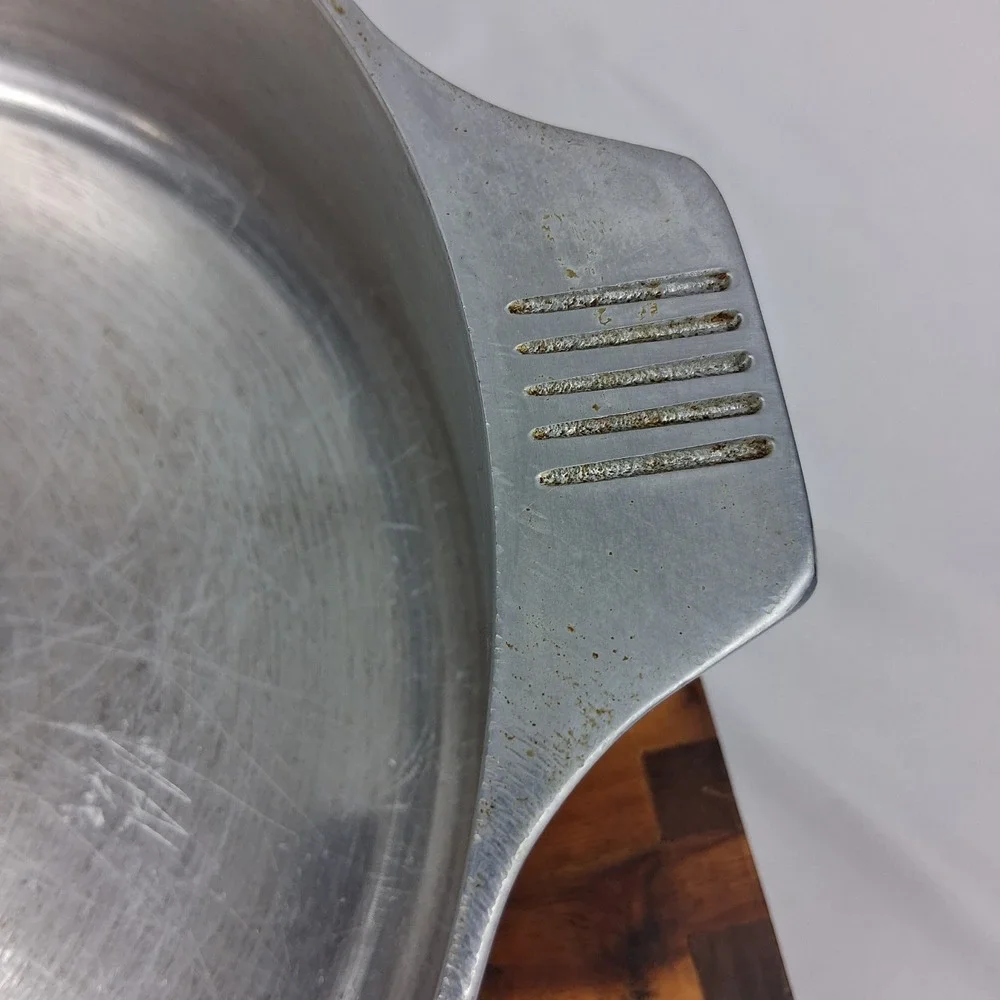 Magnalite Classic S109 Cast Aluminum 11.25 Inch Skillet Sauté Pan w/ Lid Silver